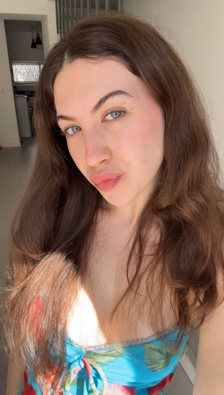 Nude girl Amber in Nanjing