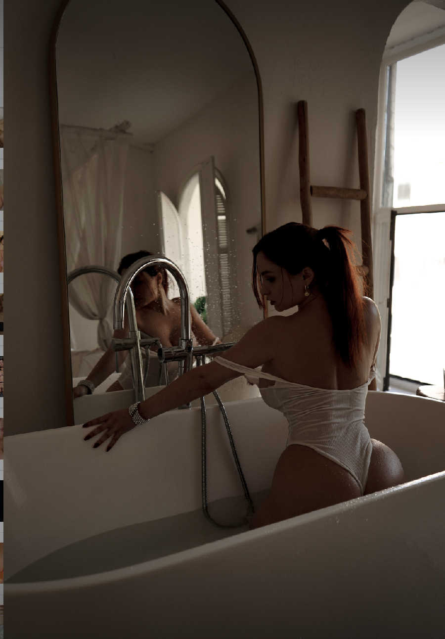 A playful frame from Miranda Faith nude — online in Nanjing