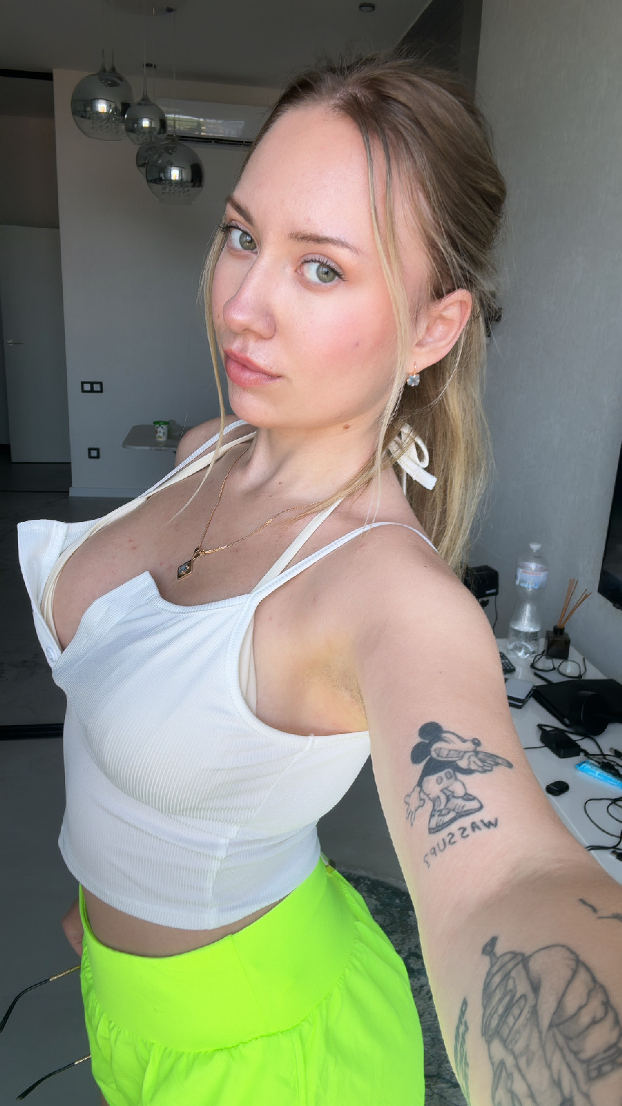 KateV in her underwear in Nanjing