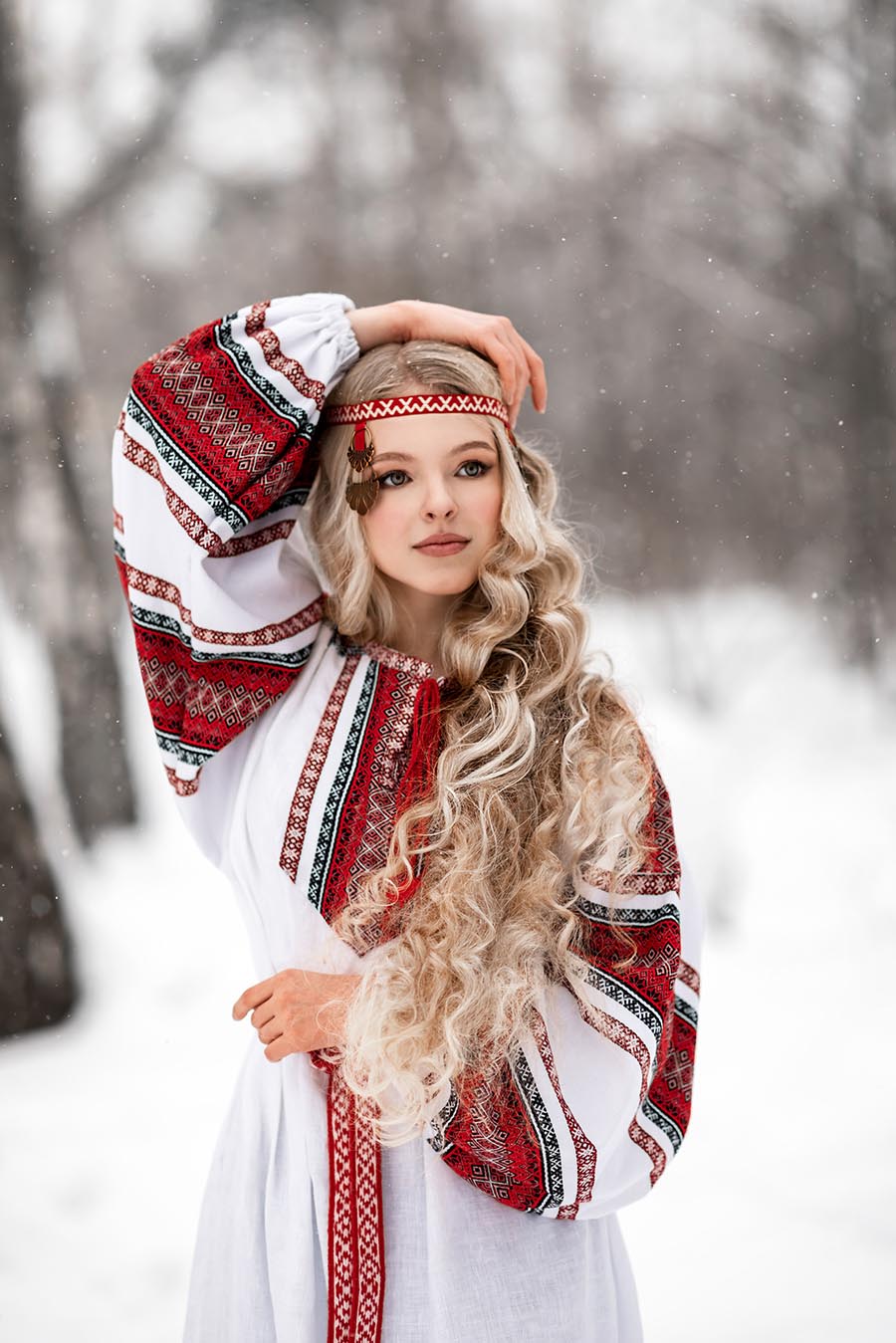 Slavic girls’s look of the day — catch her live in Nanjing