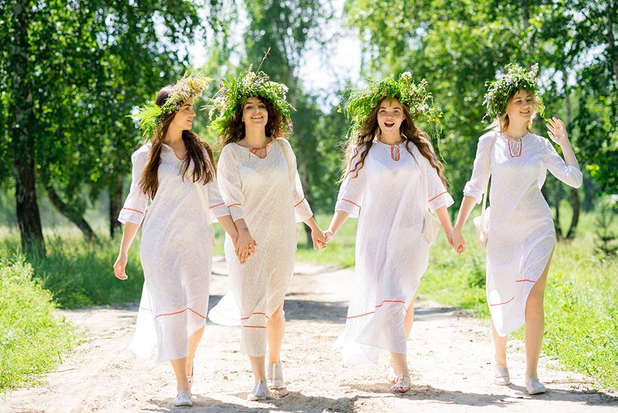 A cozy shot with Slavic girls — straight from Nanjing